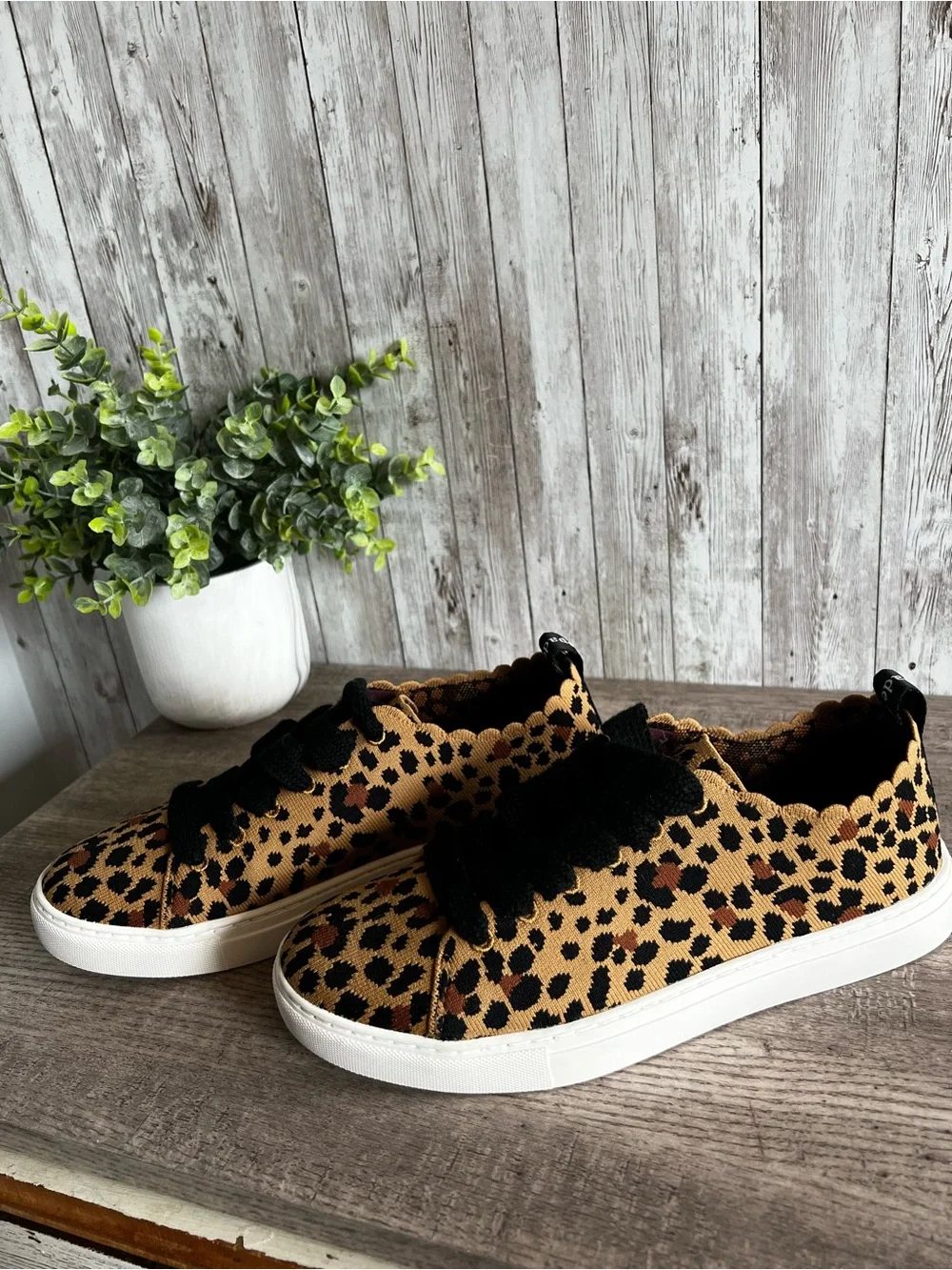 kate spade Abbie Leopard Print Lace Up Sneakers Casual Preppy Classic Size 7